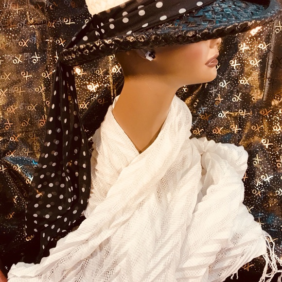 Sexy & Sassy Mr Charles Design - Picture 3 of 5